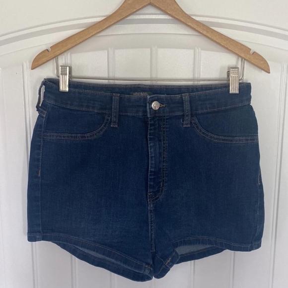 Wild fable highest Rise Jean Shorts Size 12 - Picture 1 of 6